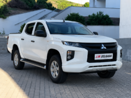 Mitsubishi L 200 2.2 DI-D CD Invite 4WD