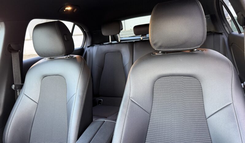 Mercedes-Benz A 180d Progressive completo